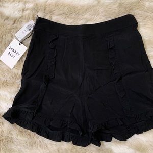 NWT Aritzia Sunday Best Linen Blend Ruffle Short